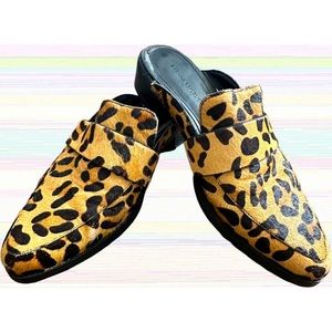 Women’s Banana Republic size 8 cheetah print, flat clogs.